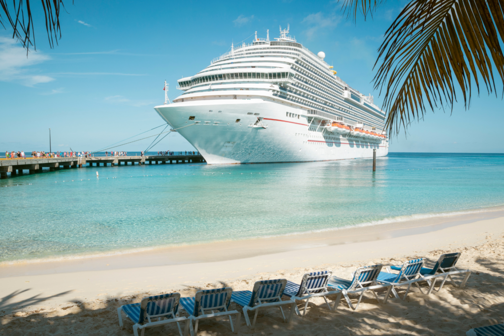 cruise ship in the bahamas